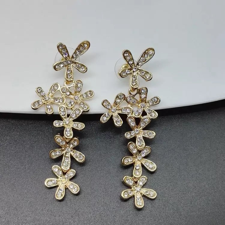 Crystal Ladies Golden Daisy Flower Long Dangle Drop Earrings