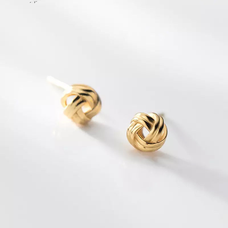 9ct Gold & Silver Celtic Knot Ladies Stud Earrings
