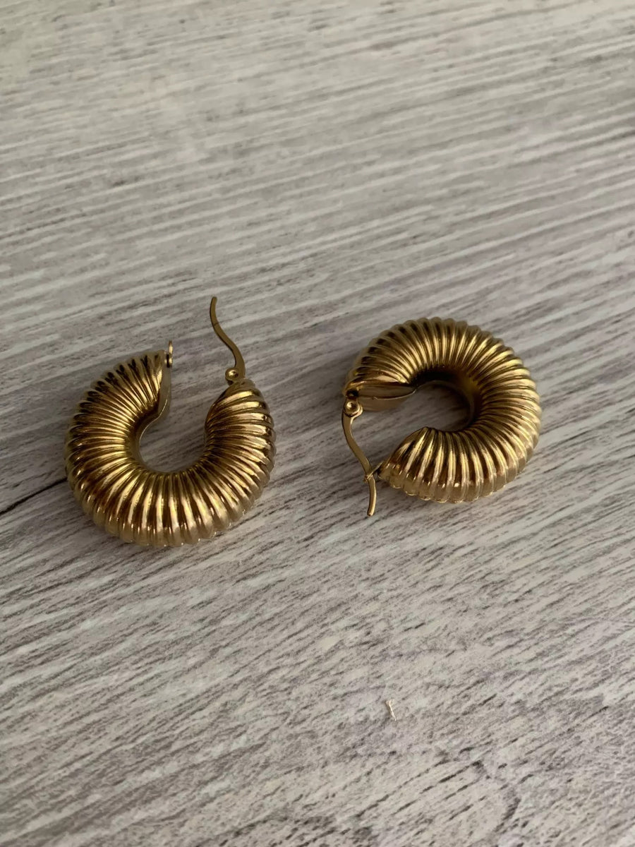 9ct Gold Filled Chunky Stripe Creole Huggie Hoop Earrings