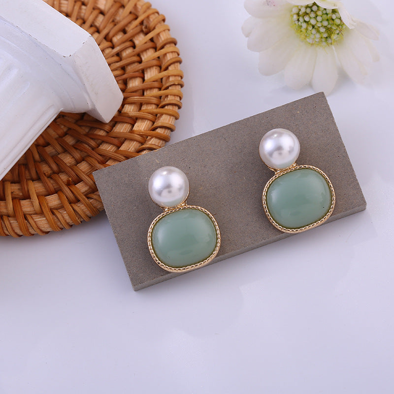 White & Green Plain Elegant clip on earrings
