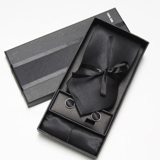 Men’s Tie, Handkerchief & Cufflink Set